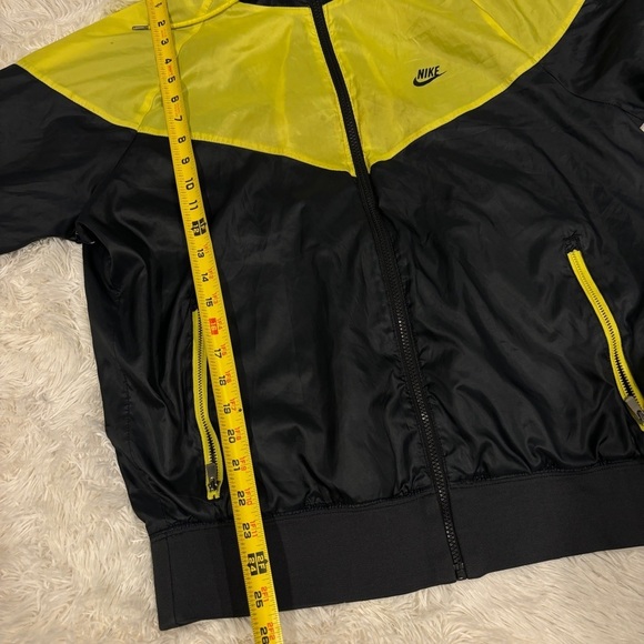 Nike Windrunner Zip Up Hooded Jacket in Yellow and Black Size Large - Picture 10 of 15